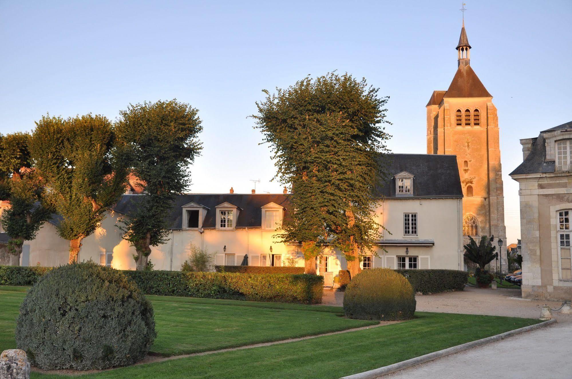 Hotel La Capitainerie Chateauneuf-sur-Loire Exterior photo